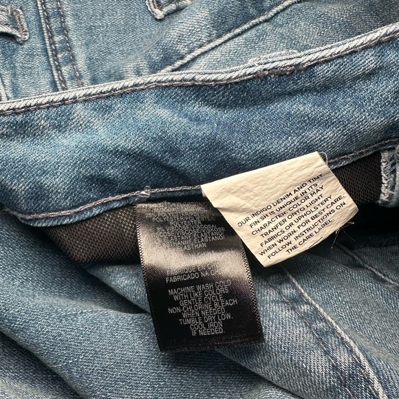 Jones New York | Light wash Lexington Skinny Crop Jeans with Stretch - Picture 5 of 5